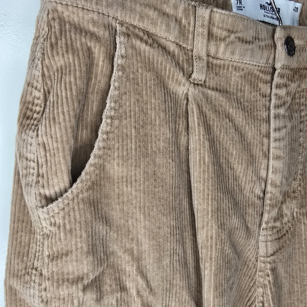 Hollister chic tan
